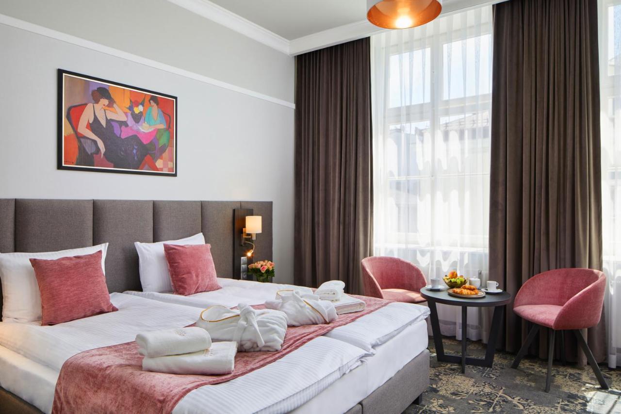 Estera Hotel 4*